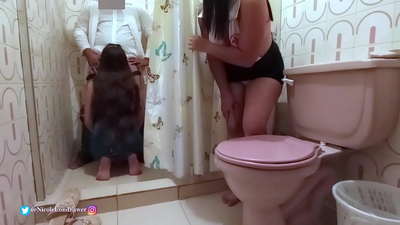 Umhlengikazi uthola udokotela ohlikihla isiguli endlini yokugezela yasesibhedlela / INGXENYE 1 / NicoleLondrawer / Chiquicandy